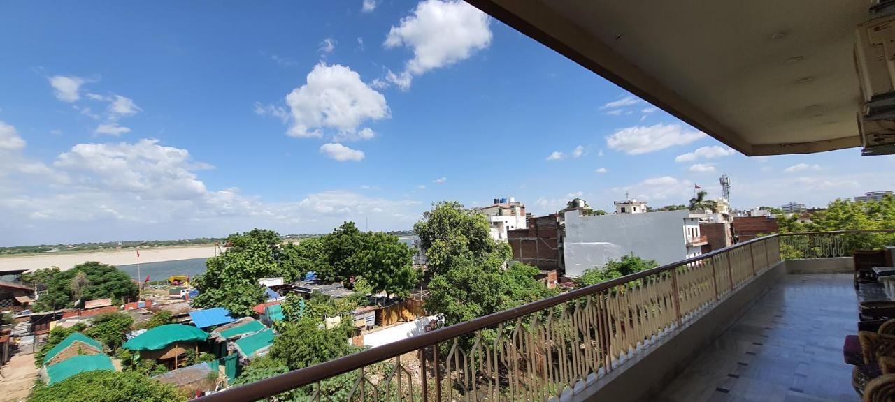 Hotel Temple On Ganges Varanasi Esterno foto